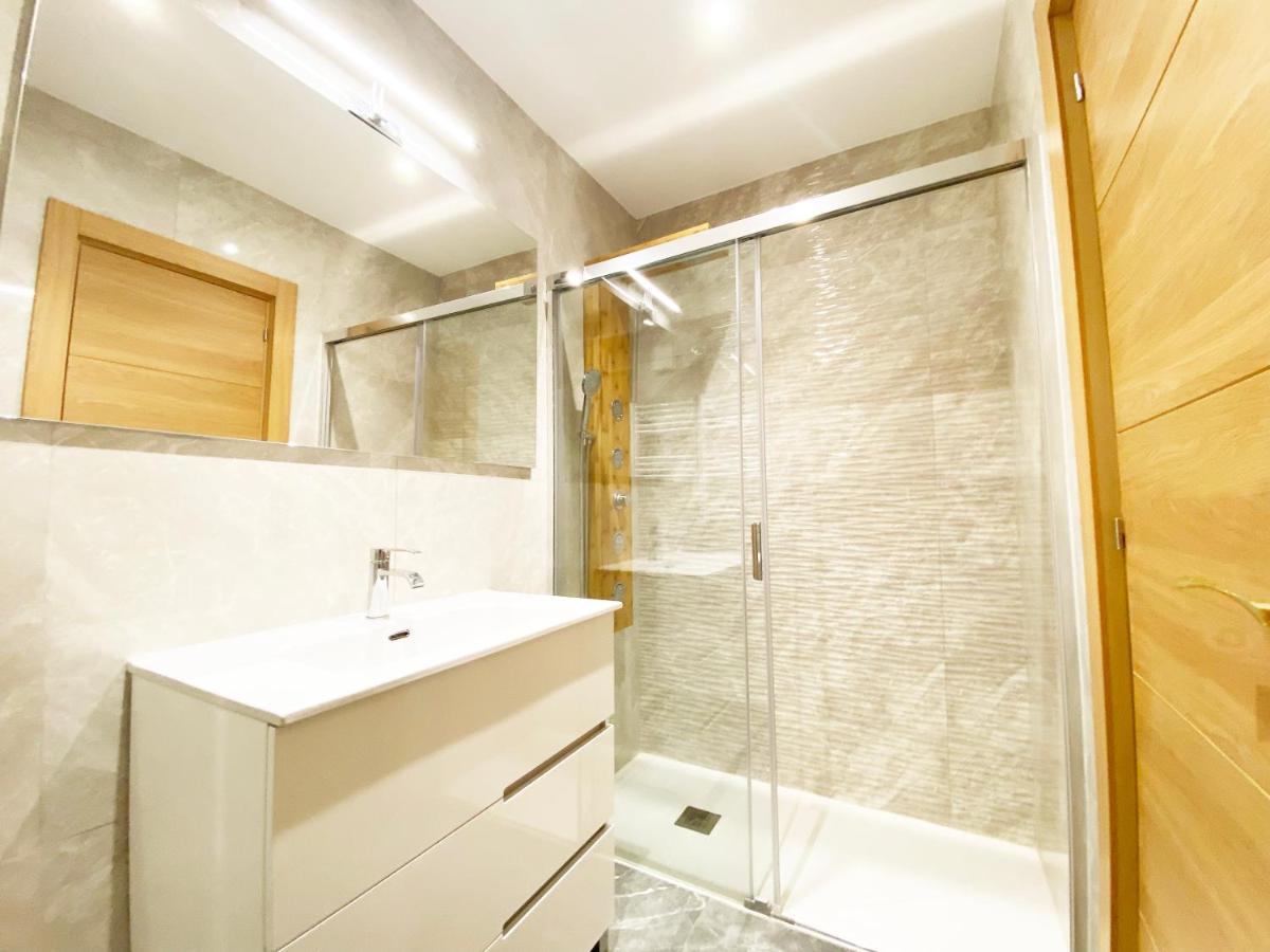 Paradise Luxurious Flat, Free Parking, 3 Double Rooms, Terrace, Jacuzzi, Fully Renovated San Sebastian Exterior photo