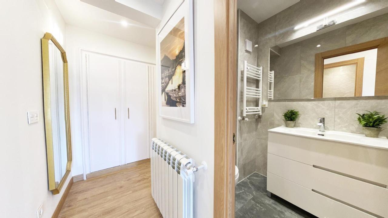 Paradise Luxurious Flat, Free Parking, 3 Double Rooms, Terrace, Jacuzzi, Fully Renovated San Sebastian Exterior photo