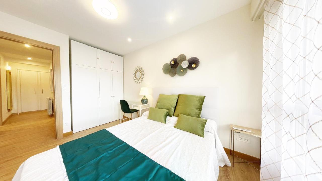 Paradise Luxurious Flat, Free Parking, 3 Double Rooms, Terrace, Jacuzzi, Fully Renovated San Sebastian Exterior photo